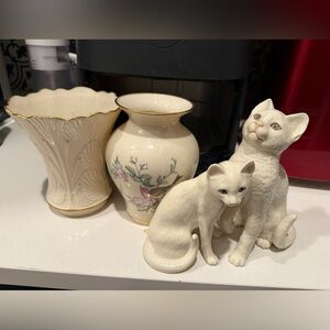 Lenox Cream and Floral Vases Set and 2 cats